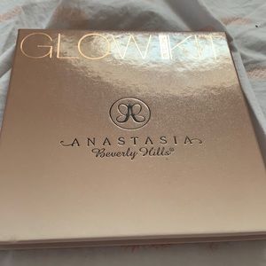 Anastasia Beverly Hills That Glow GlowKit